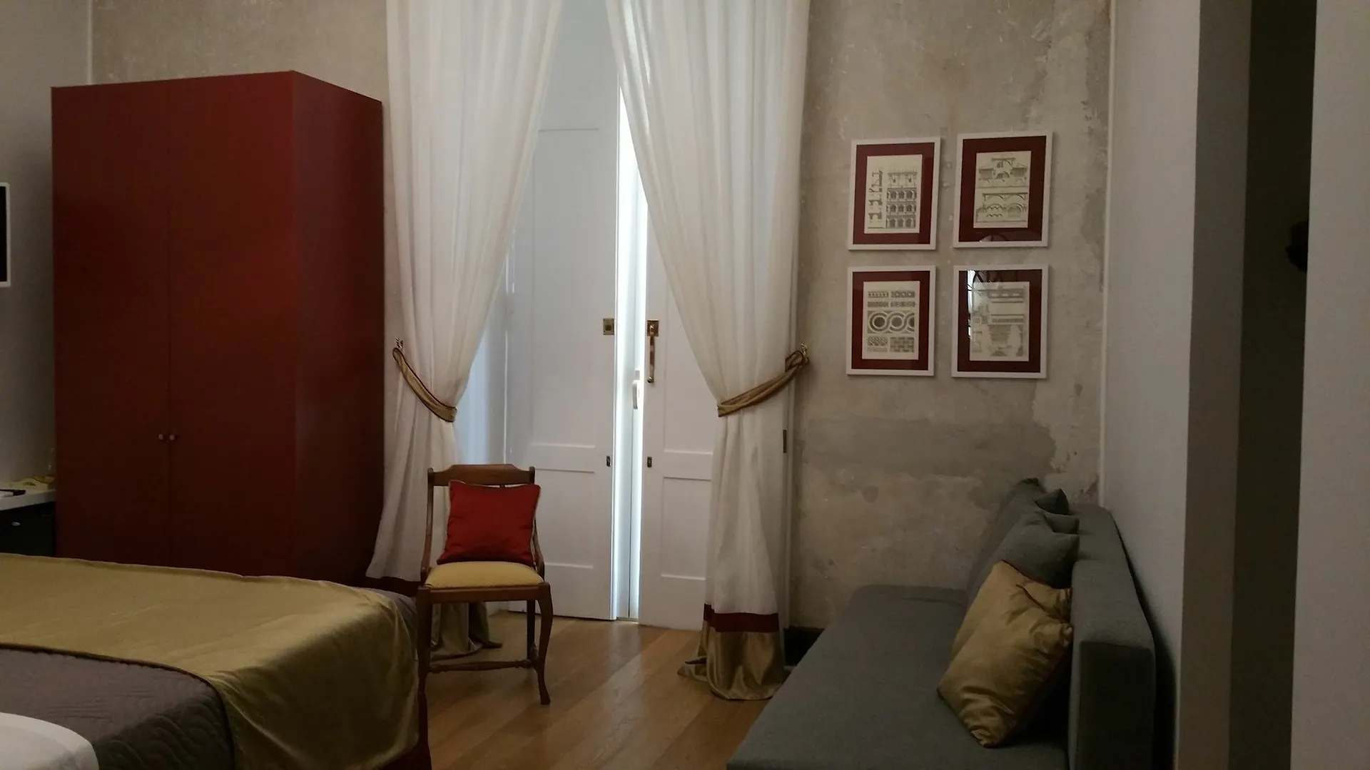 La Dimora Dei Reali Apartamento Nápoles 0*,  Itália